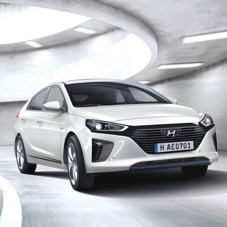 3 reasons why hybrid cars are more popular than ever